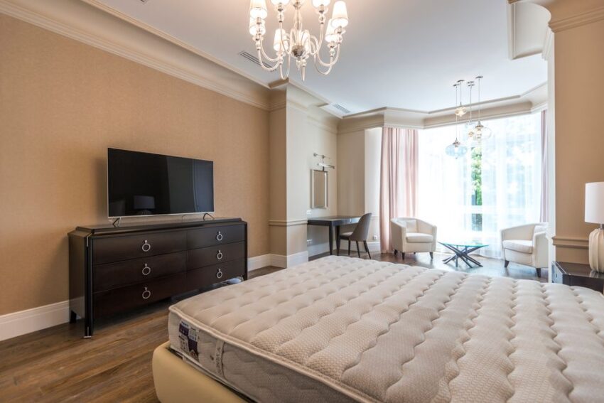 Stijlvolle hotel chique TV meubels in een moderne woonkamer met elegante afwerking en luxe uitstraling.